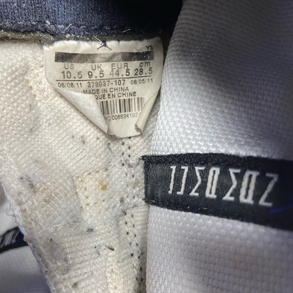 2 pair of jordan 11’s one concord and one space jam. Both pair are size 10.5 - Picture 9 of 9